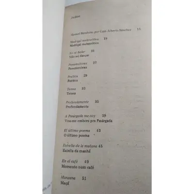 Libro 'Poemas' de Manuel Bandeira - miniatura 2
