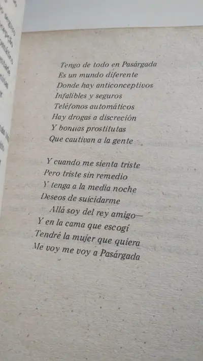 Libro 'Poemas' de Manuel Bandeira - miniatura 3