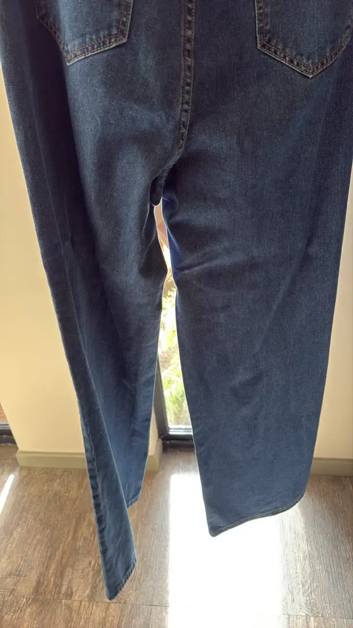 Jeans de mezclilla azul para mujer - 4