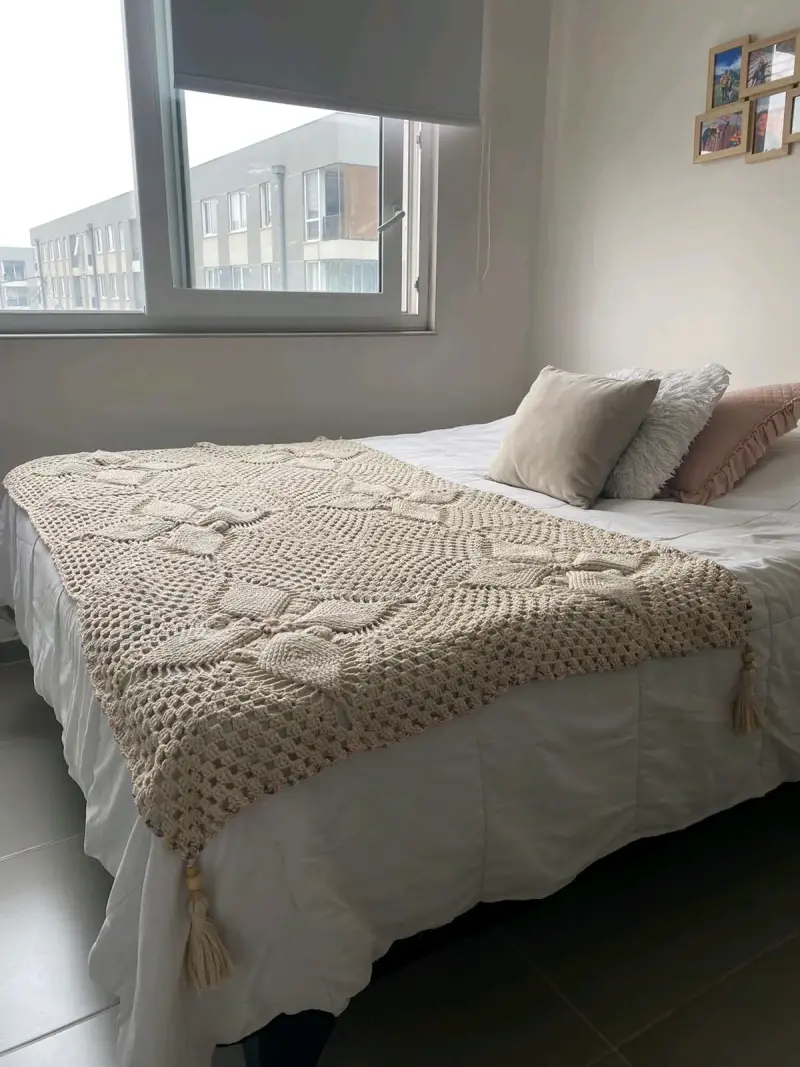 Piecera tejida a crochet beige para cama 2 plazas - 4