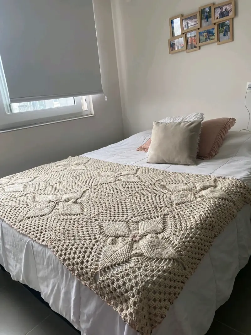Piecera tejida a crochet beige para cama 2 plazas - 6