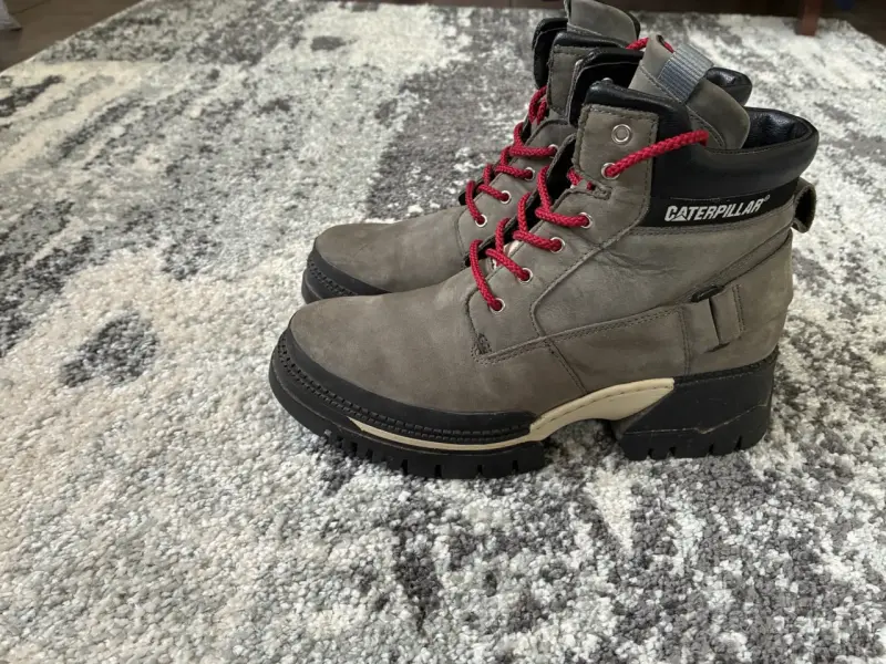 Botas Caterpillar de cuero gris para mujer - 1