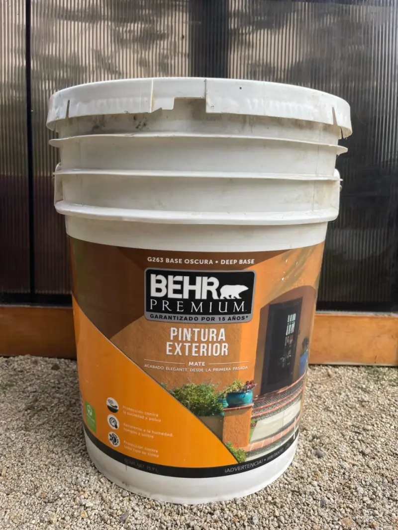 Pintura exterior mate Behr Premium 15L - 1