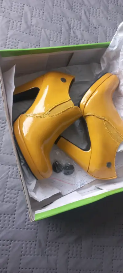 Botines amarillos de charol con tacón Chaladá - miniatura 5