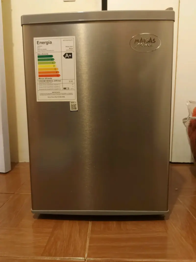 Mini refrigerador compacto en buen estado 67 Litro - 2