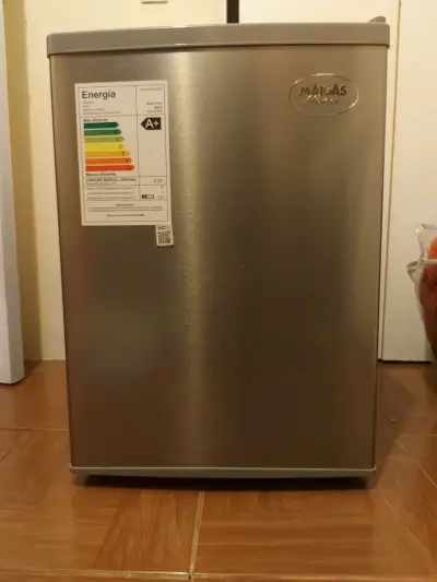 Mini refrigerador compacto en buen estado 67 Litro - miniatura 2