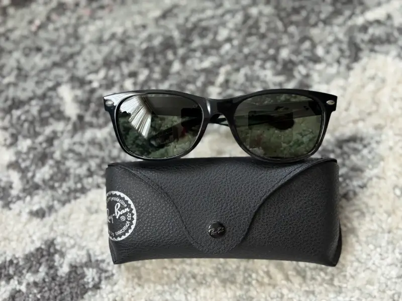 Gafas de sol Ray-Ban negras con estuche - 2