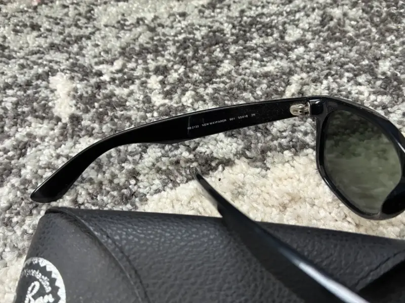 Gafas de sol Ray-Ban negras con estuche - 3