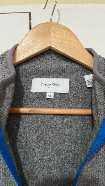 Polerón Calvin Klein gris con cierre azul - miniatura 2
