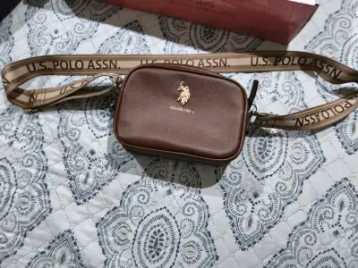 Cartera cruzada U.S. Polo Assn. marrón elegante - miniatura 3