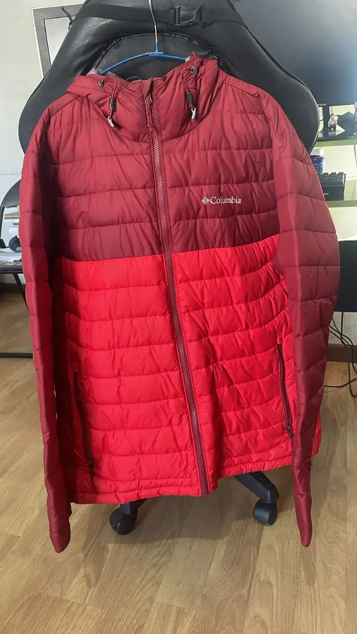 Chaqueta Columbia roja acolchada para hombre