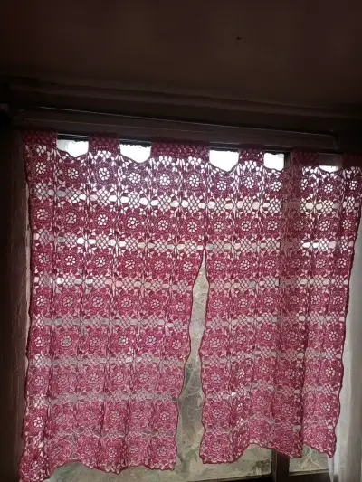 Cortinas de crochet rosadas decorativas - miniatura 2