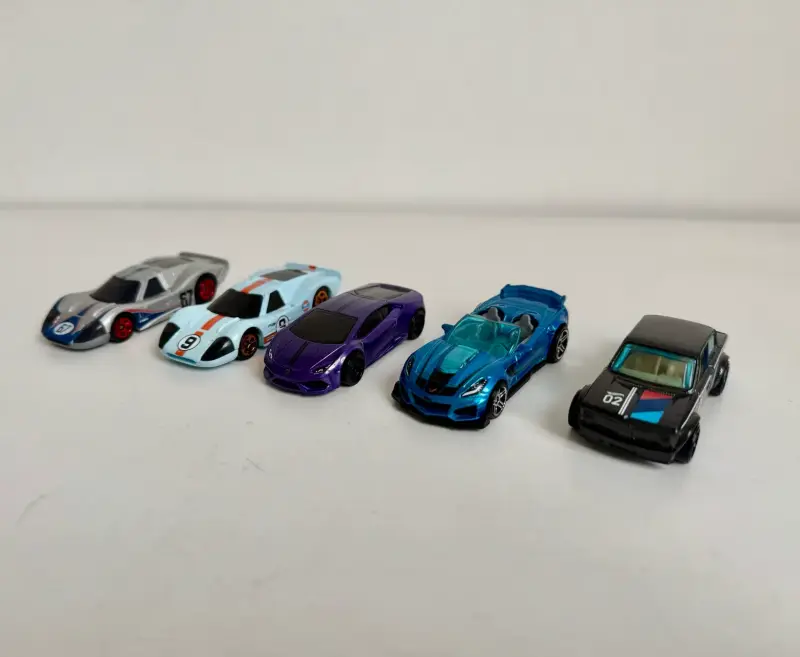 Set de autos Hotwheels de juguete deportivos - 1