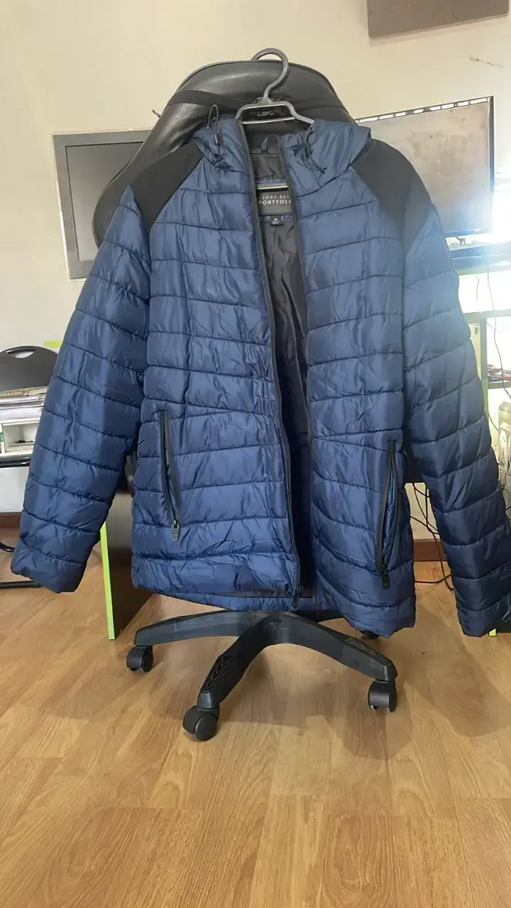 Chaqueta acolchada azul para hombre