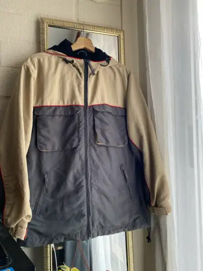 Chaqueta impermeable bicolor con capucha - miniatura 1