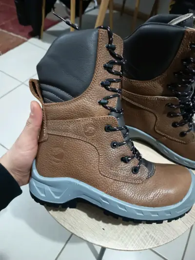 Botas con puntera reforzada - miniatura 2