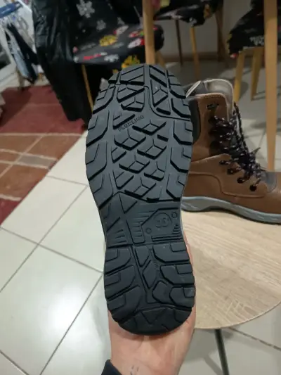 Botas con puntera reforzada - miniatura 3