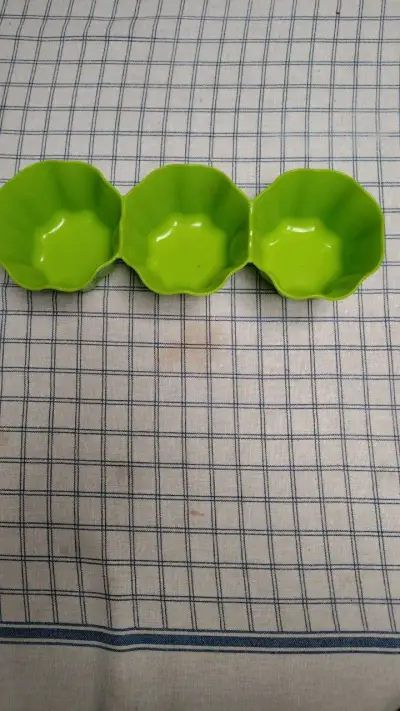 Set de pocillos verdes de plástico - miniatura 3