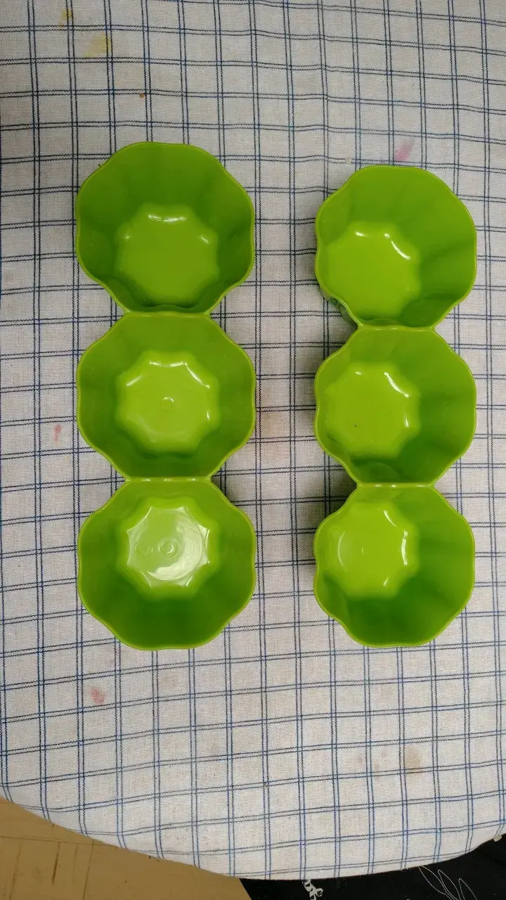 Set de pocillos verdes de plástico - 4
