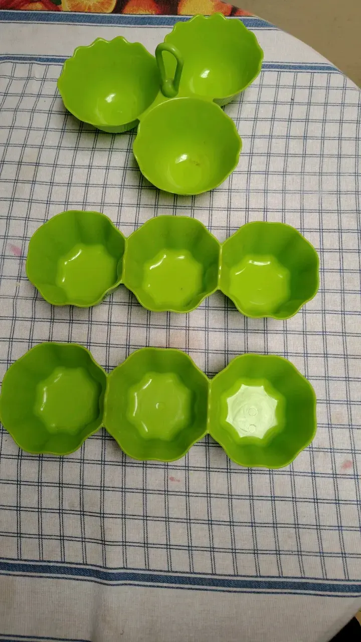 Set de pocillos verdes de plástico - 5