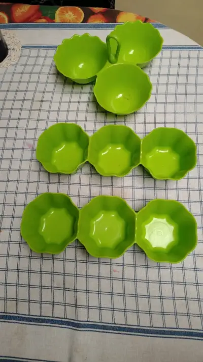 Set de pocillos verdes de plástico - miniatura 6