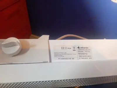 Calefactor eléctrico de pared blanco - miniatura 3