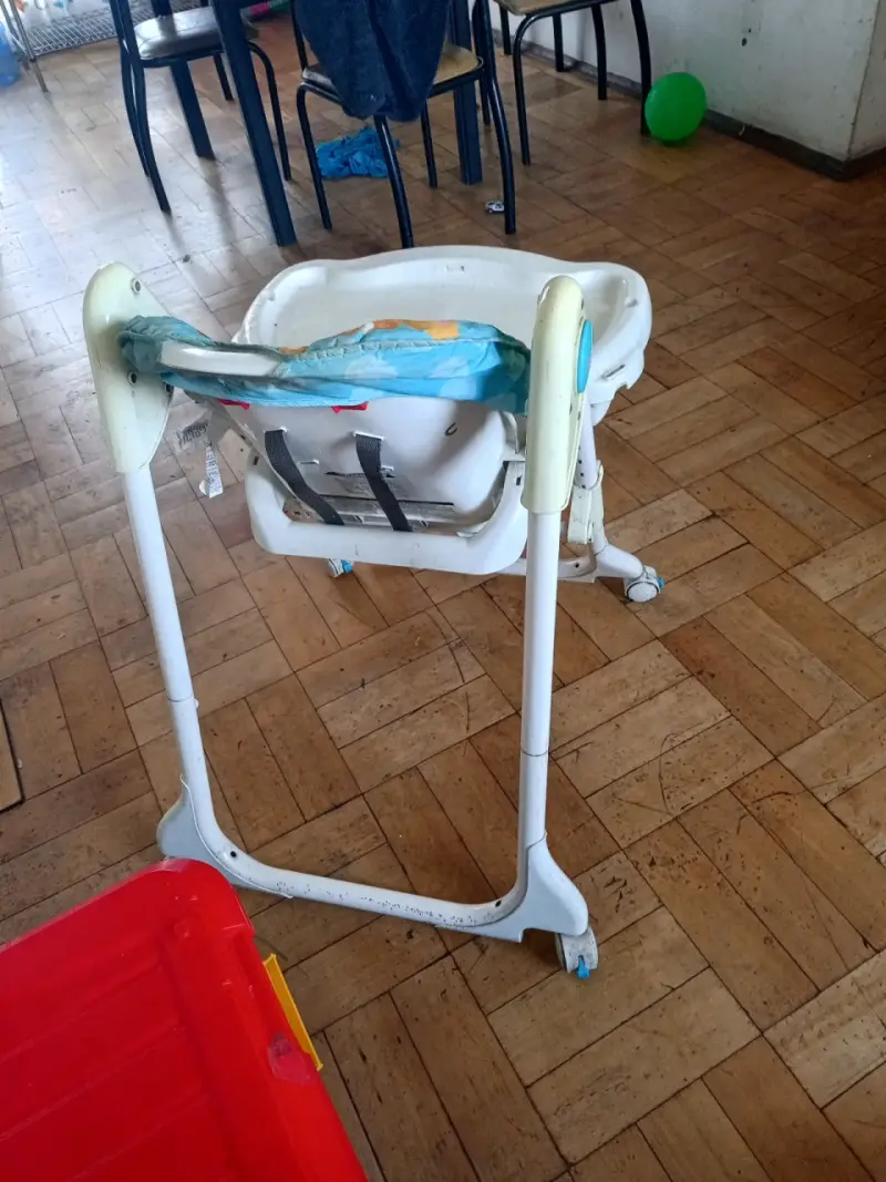 Silla de comer para bebé con juguete interactivo - 2