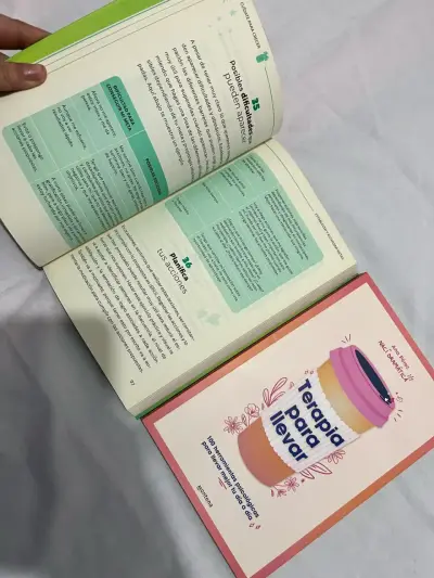 Set de libros 'Terapia para llevar' y 'Cuídate para crecer' - miniatura 2