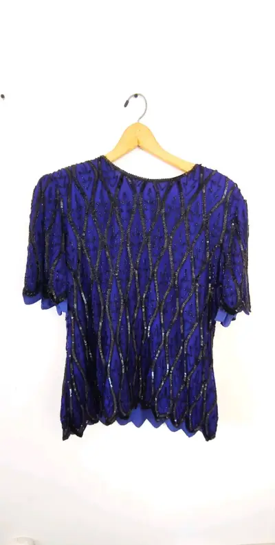 Blusa azul de seda con lentejuelas vintage - miniatura 1