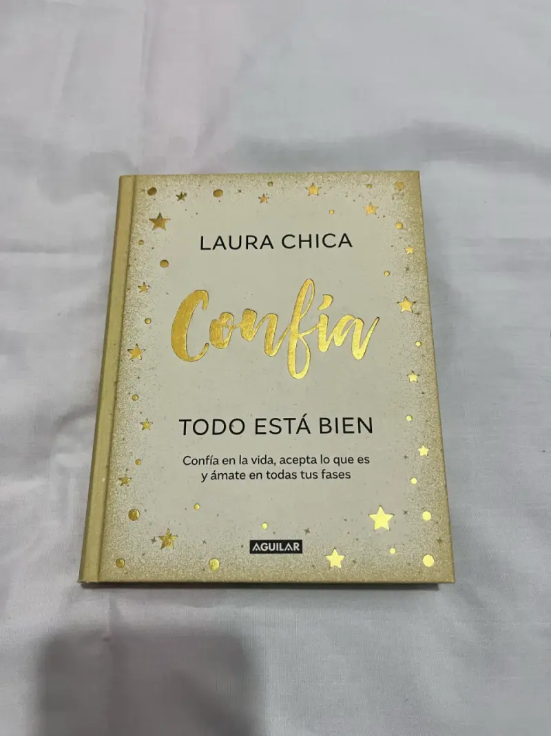 Libro 'Confía' de Laura Chica en buen estado - 1