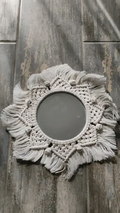 Espejo decorativo de macramé artesanal - miniatura 1