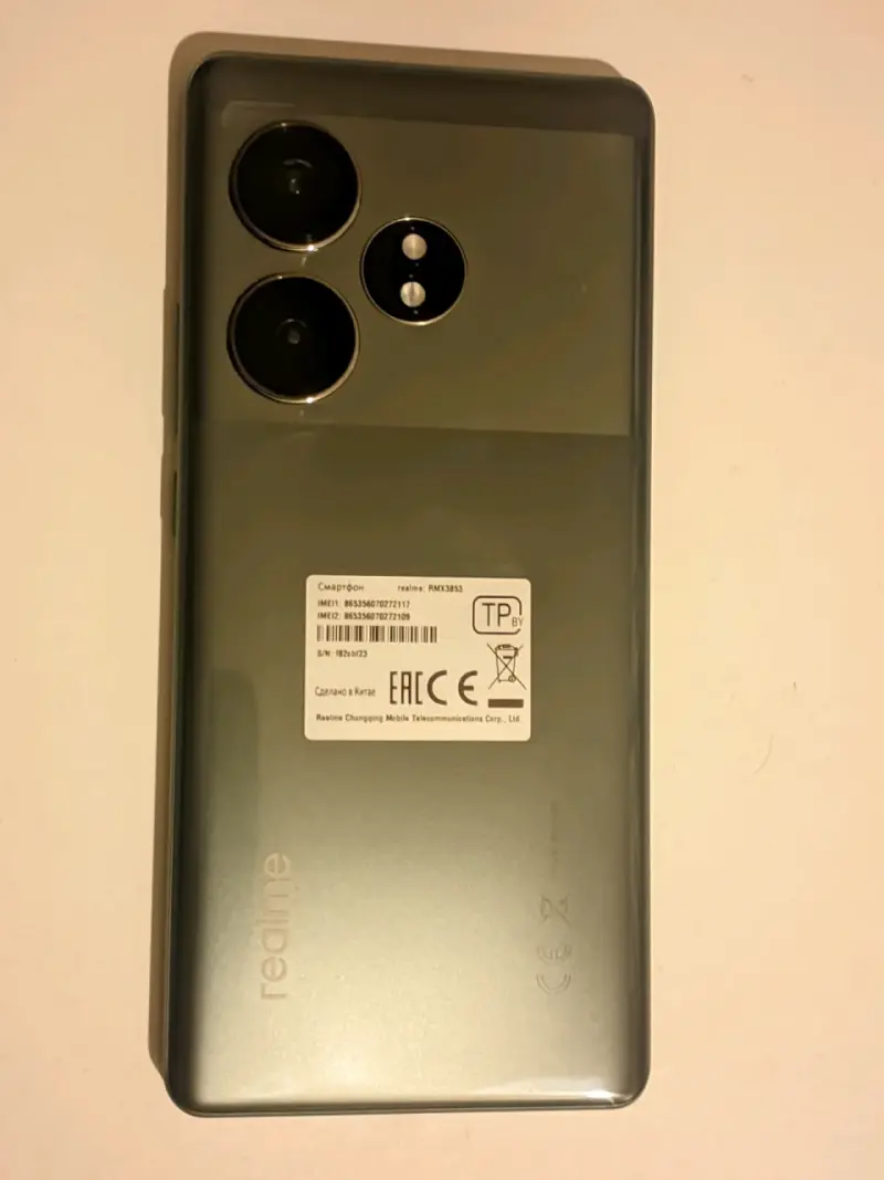 Smartphone Realme GT 6T con cargador y accesorios - 4