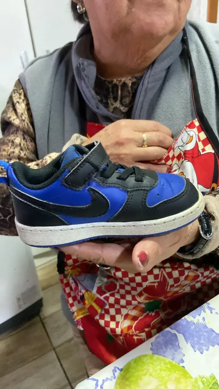 Zapatillas deportivas infantiles negras y azules
