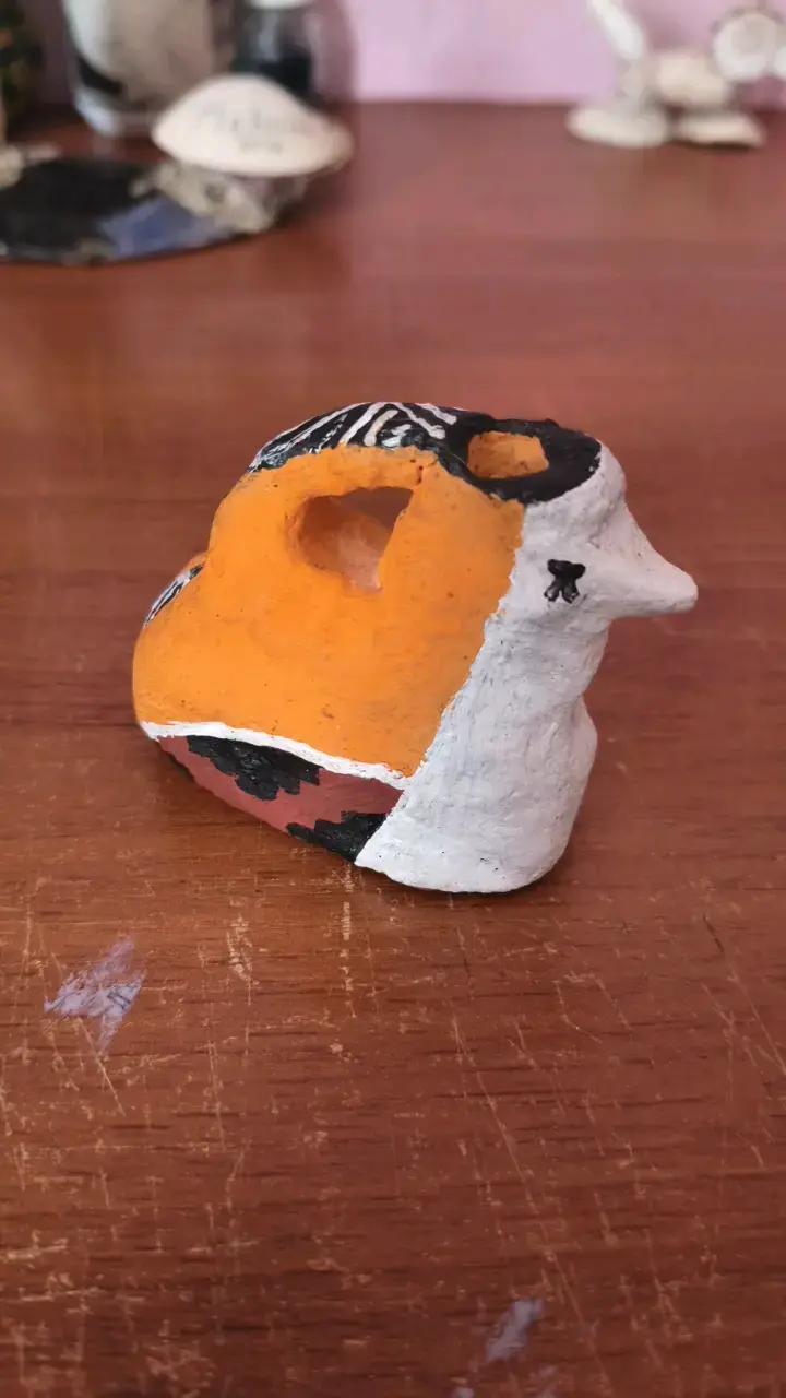 Figura decorativa de cerámica pintada a mano - 2