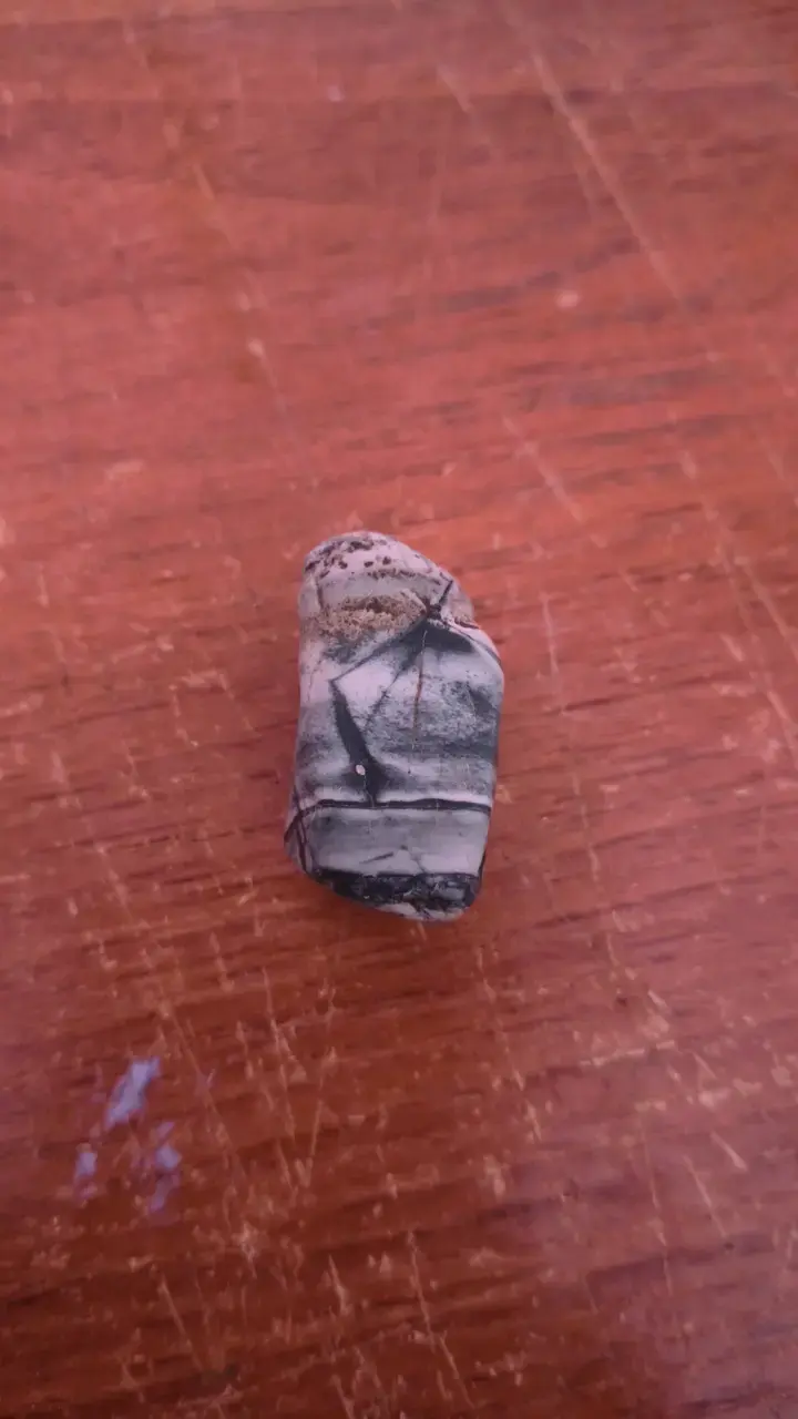 Piedra mineral decorativa única - 1