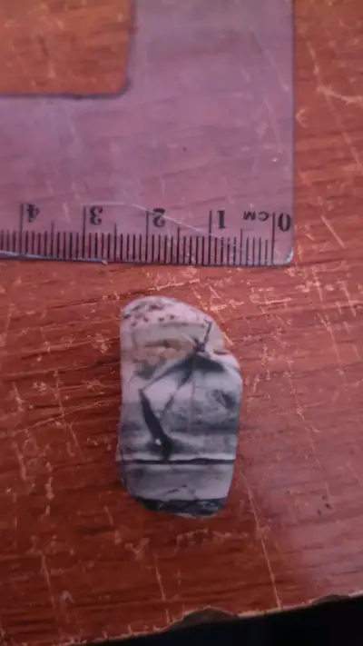 Piedra mineral decorativa única - miniatura 2