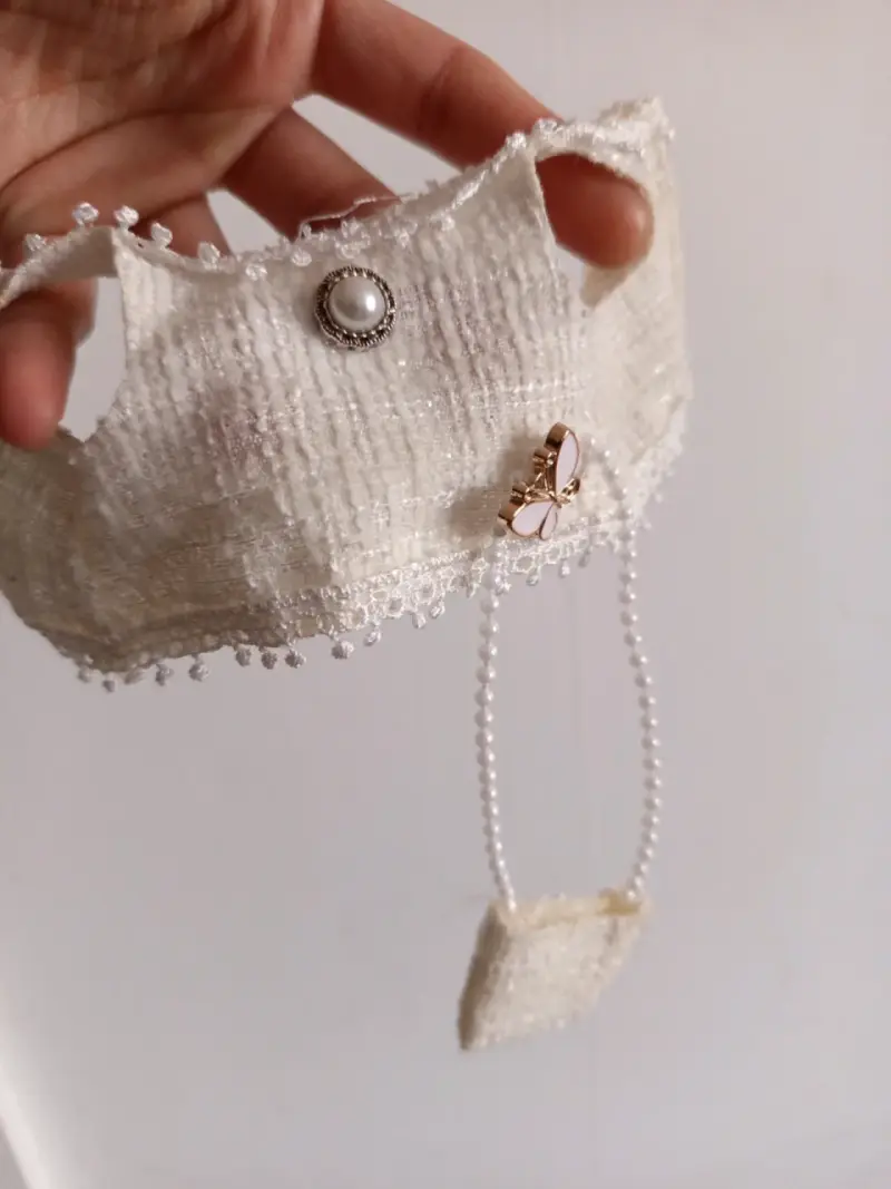 Labubu gris con ropa de regalo - 3