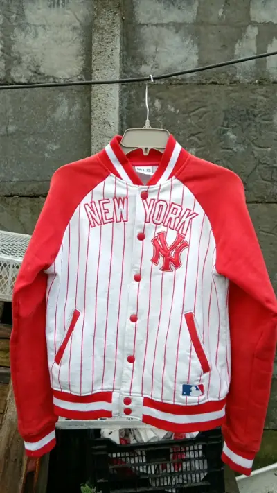 Chaqueta MLB New York Yankees roja y blanca - miniatura 1