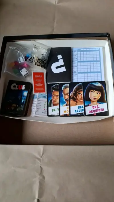 Juego de mesa Clue clásico de misterio - miniatura 2