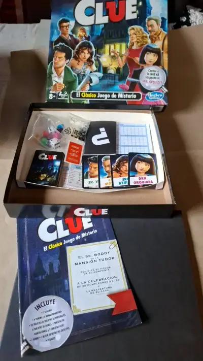 Juego de mesa Clue clásico de misterio - miniatura 4