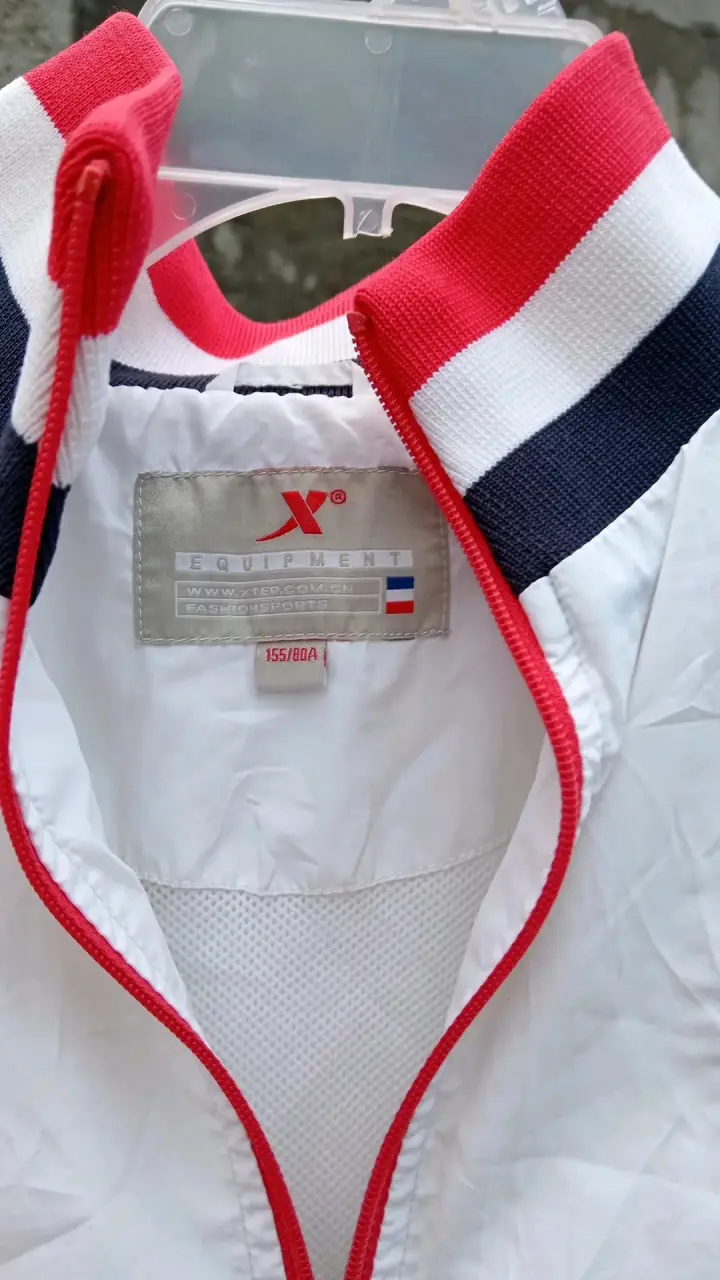 Chaqueta deportiva blanca y roja para hombre - 3