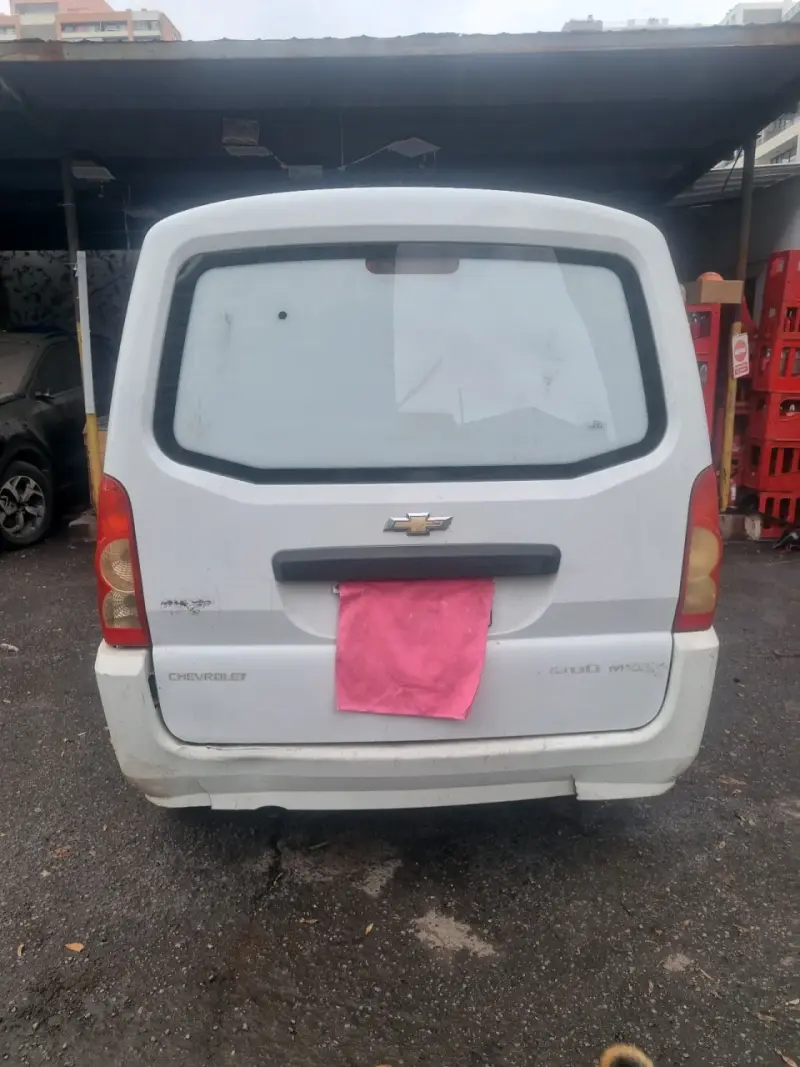 Camioneta Chevrolet en buen estado - 2