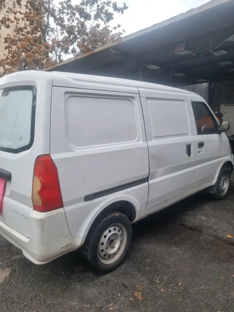 Camioneta Chevrolet en buen estado - 5