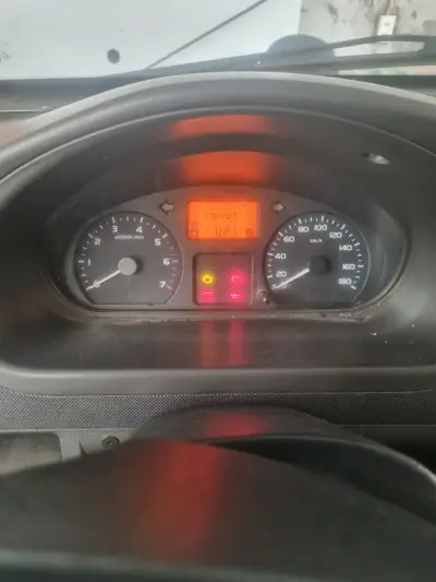 Camioneta Chevrolet en buen estado - miniatura 6
