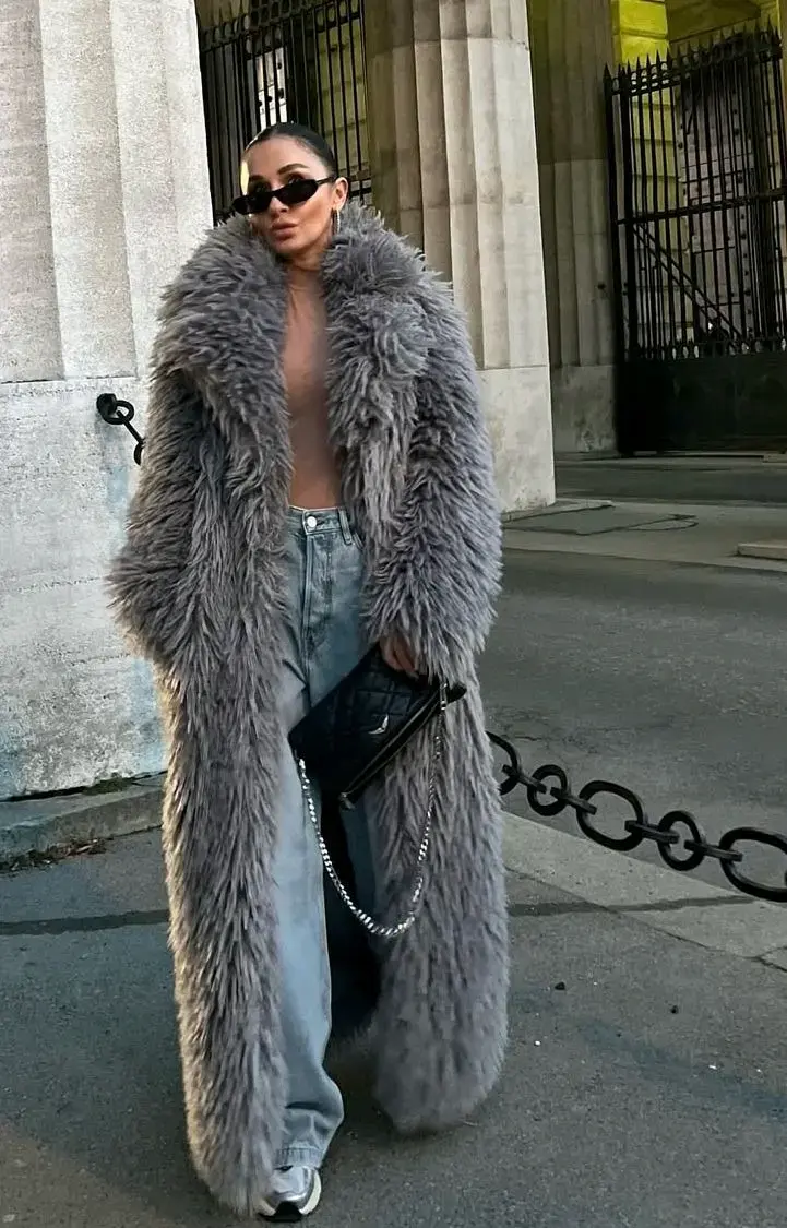Abrigo peludo largo ZARA