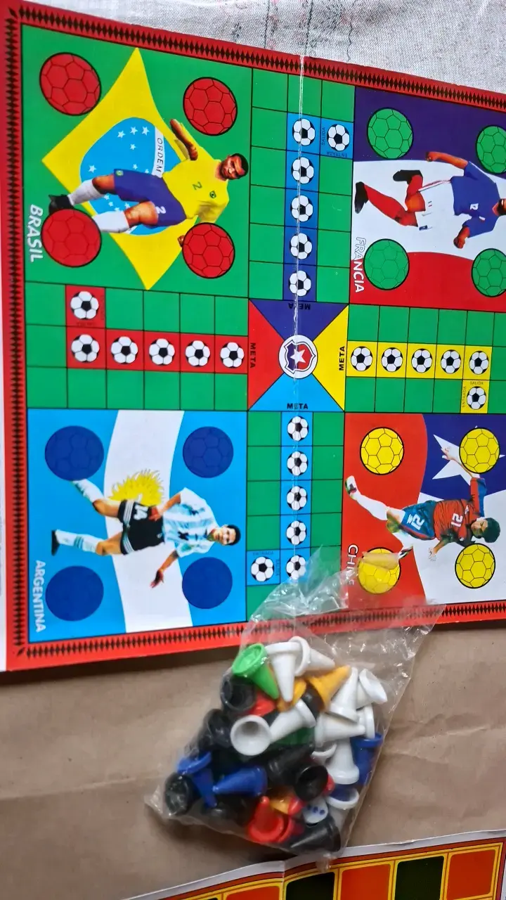 Juego de mesa Ludo y Damas con temática de fútbol - 3