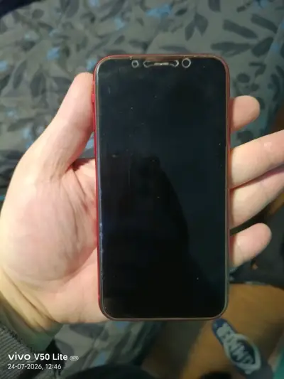 iPhone 11  en buen estado - miniatura 1
