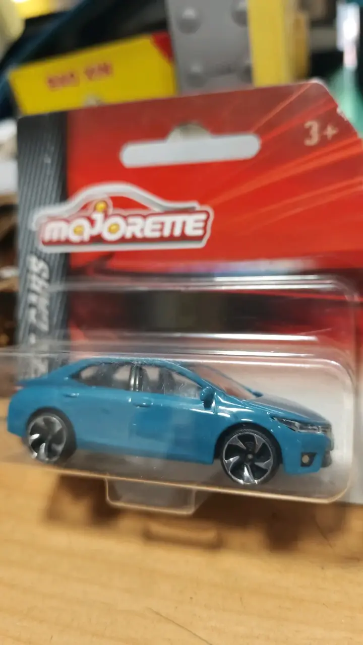 Auto de juguete Majorette azul en blister