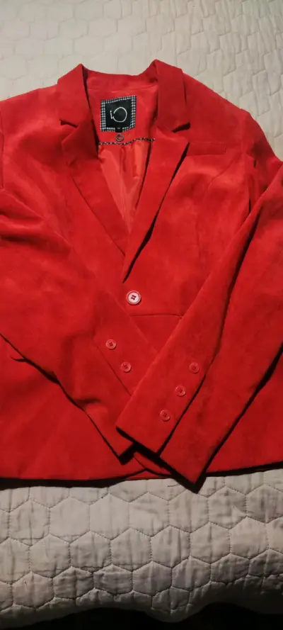 Blazer rojo elegante para mujer - miniatura 3