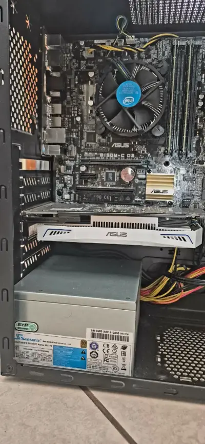 PC de Escritorio Asus con Ventana Lateral - miniatura 2